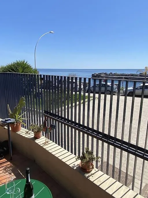 Holiday home Appartamento In Riva Al Mare Aci Castello Italy