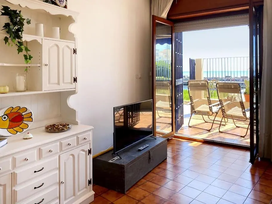 Appartamento In Riva Al Mare Aci Castello Holiday home