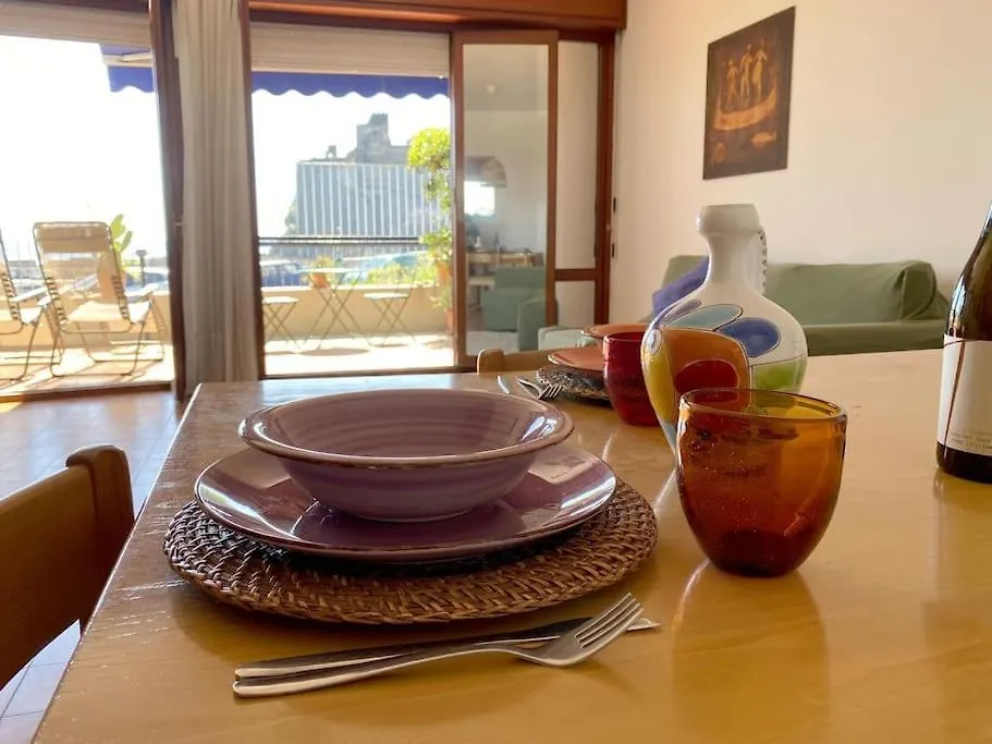 Appartamento In Riva Al Mare Aci Castello