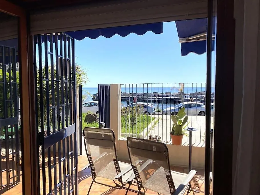 Appartamento In Riva Al Mare Aci Castello Holiday home
