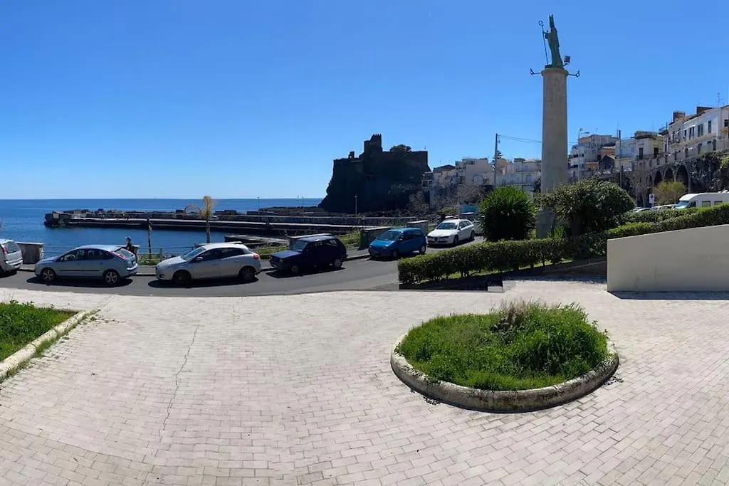 Appartamento In Riva Al Mare Aci Castello Italy